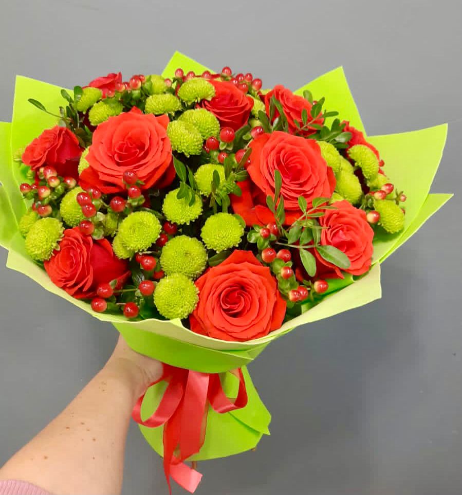 Букет цветов из: Хризантемы и Розы в Назрани