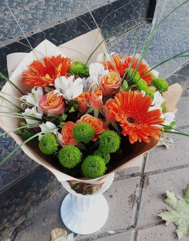 Букет цветов из: Герберы, Хризантемы, Альстромерии и Розы в Назрани
