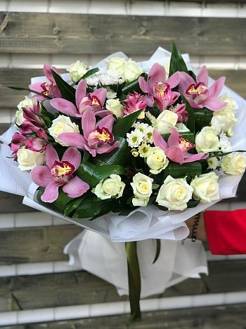 Букет цветов из: Розы и Хризантемы в Назрани