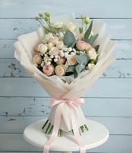 Букет цветов из:  Розы и Лизиантусы в Назрани
