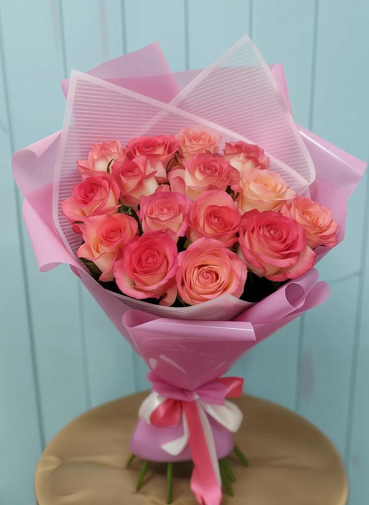 Букет 15 Розовых роз Равель в Назрани