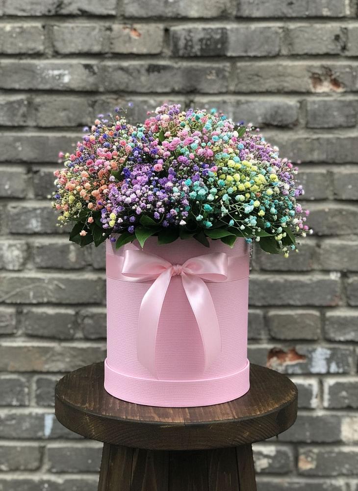 Цветочная композиция из Гипсофила и Розы в шляпной коробке в Назрани