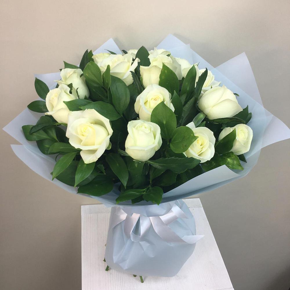 Букет 15 Белых роз Проуд в Назрани