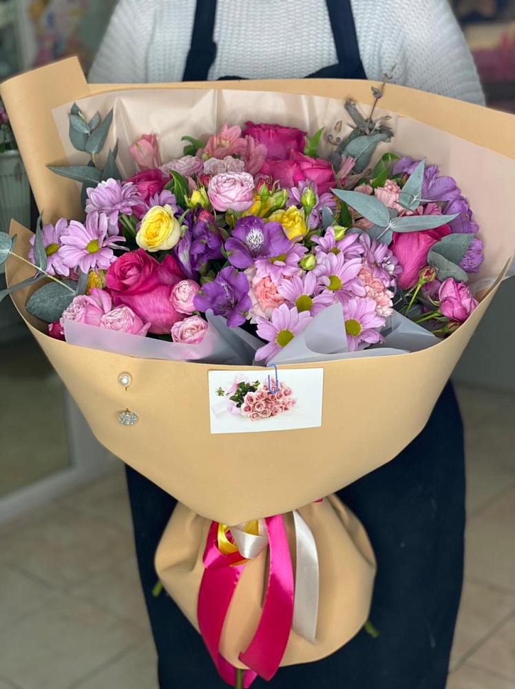 Букет цветов из: Хризантемы, Гвоздики и Альстромерии в Назрани