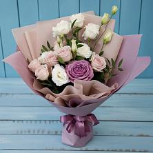 Букет цветов из:  Розы и Лизиантусы в Назрани