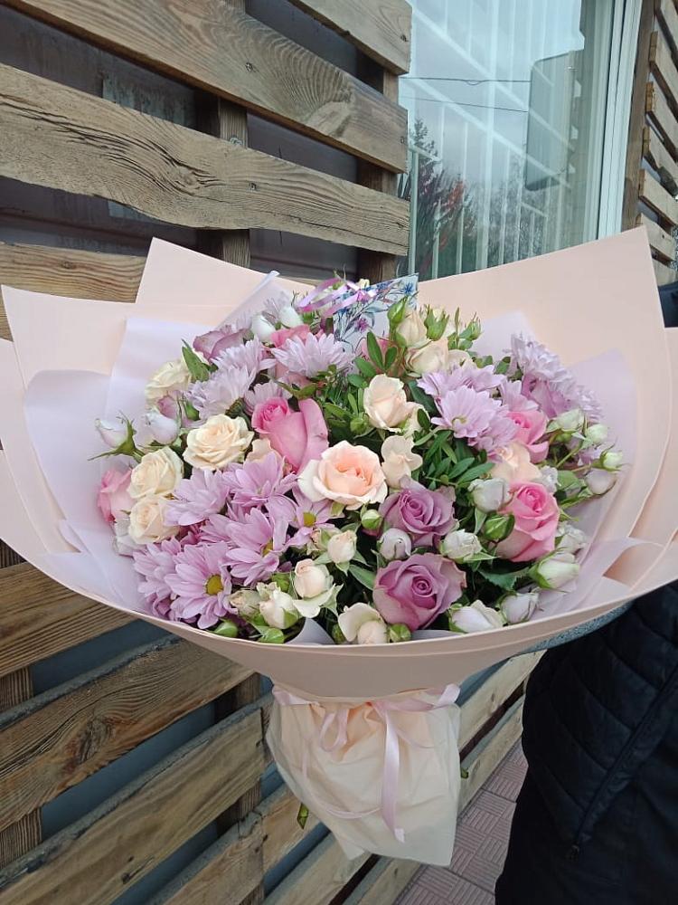 Букет цветов из: Розы и Хризантемы в Назрани