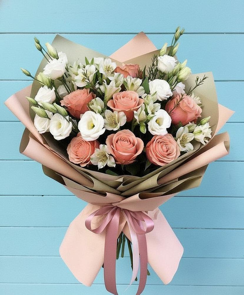 Букет цветов из: Розы, Альстромерии и Лизиантусы в Назрани