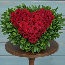 Цветочная композиция из Розы в виде сердца в Назрани