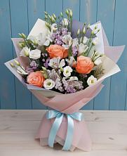 Букет цветов из:  Лизиантусы, Розы, Альстромерии и Гипсофила в Назрани