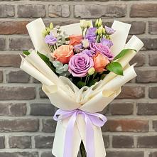 Букет цветов из:  Лизиантусы и Розы в Назрани