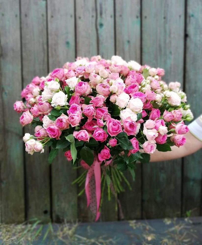 Букет Розовые кустовые розы Натали и Лав Лидия в Назрани