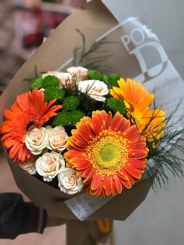 Букет цветов из: Герберы, Хризантемы и Розы в Назрани