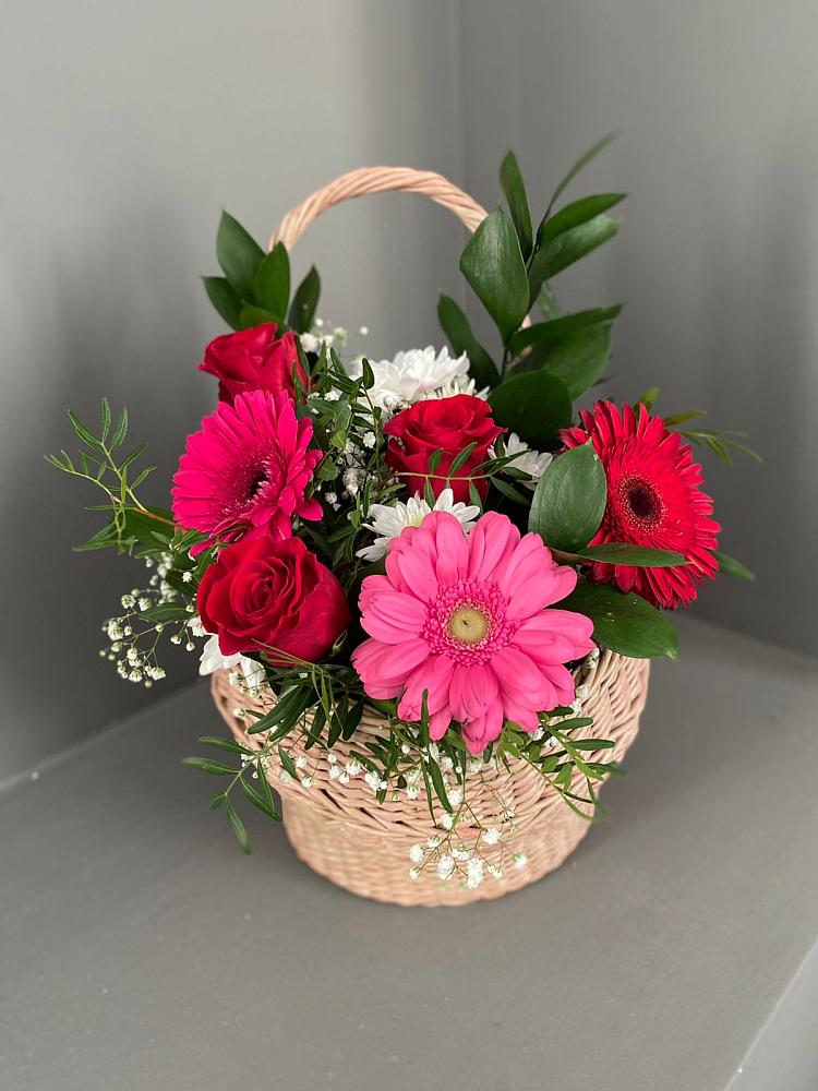 Цветочная композиция из Розы, Хризантемы и Герберы в корзине в Назрани