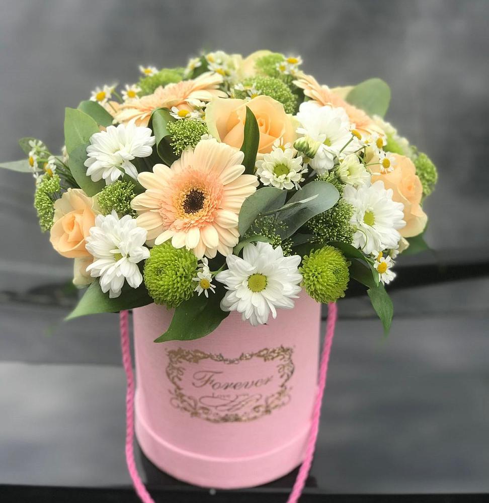 Цветочная композиция из Розы, Герберы и Хризантемы в шляпной коробке в Назрани