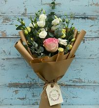 Букет цветов из:  Розы и Лизиантусы в Назрани