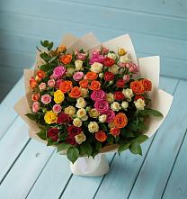 Букет Микс из разноцветных кустовых роз в Назрани