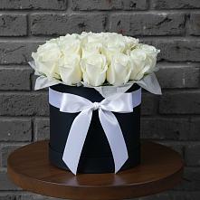 Цветочная композиция из Розы в шляпной коробке #REPLACE_PRED# Назрани