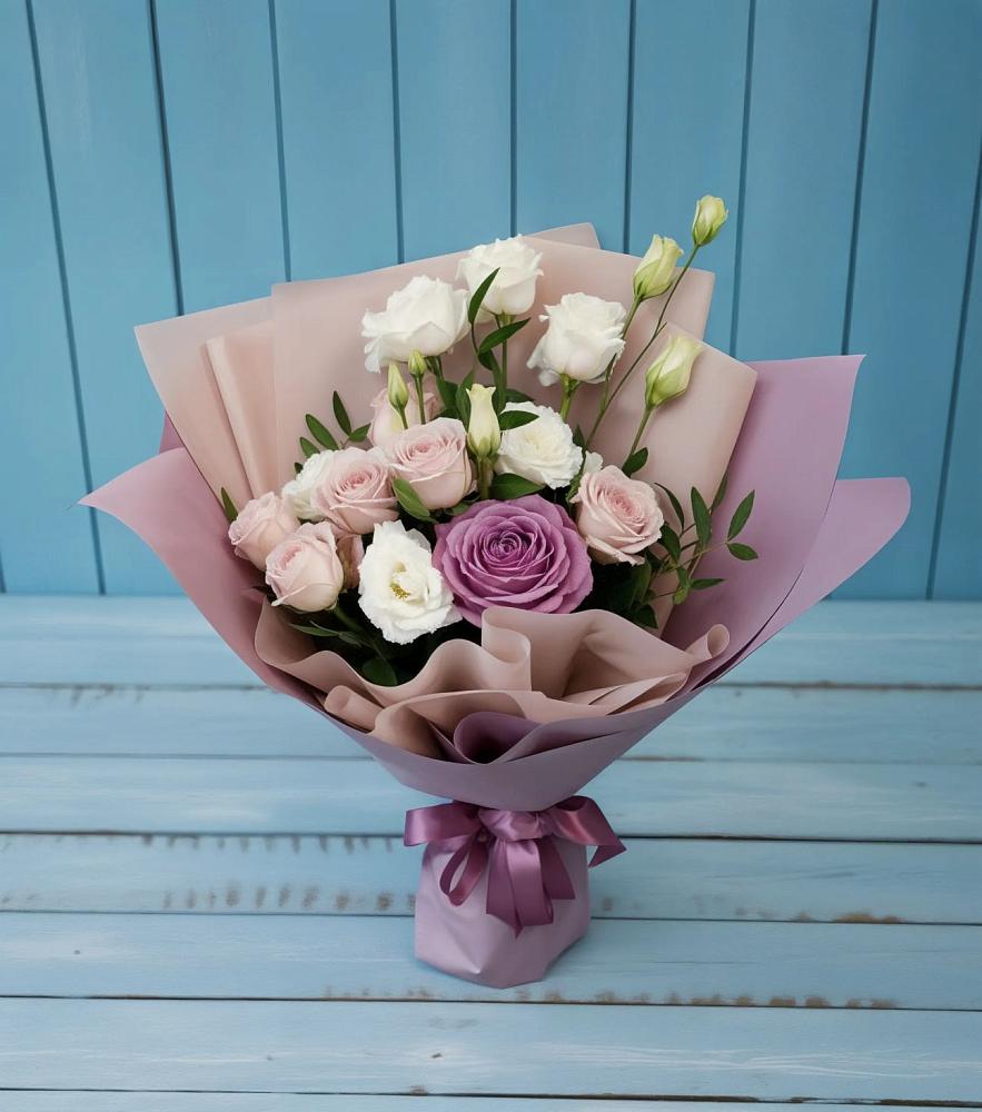 Букет цветов из: Розы и Лизиантусы в Назрани